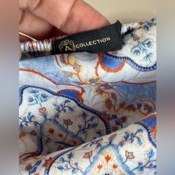 A COLLECTION White Blouse with Colorful Floral Design size m - Picture 6 of 16